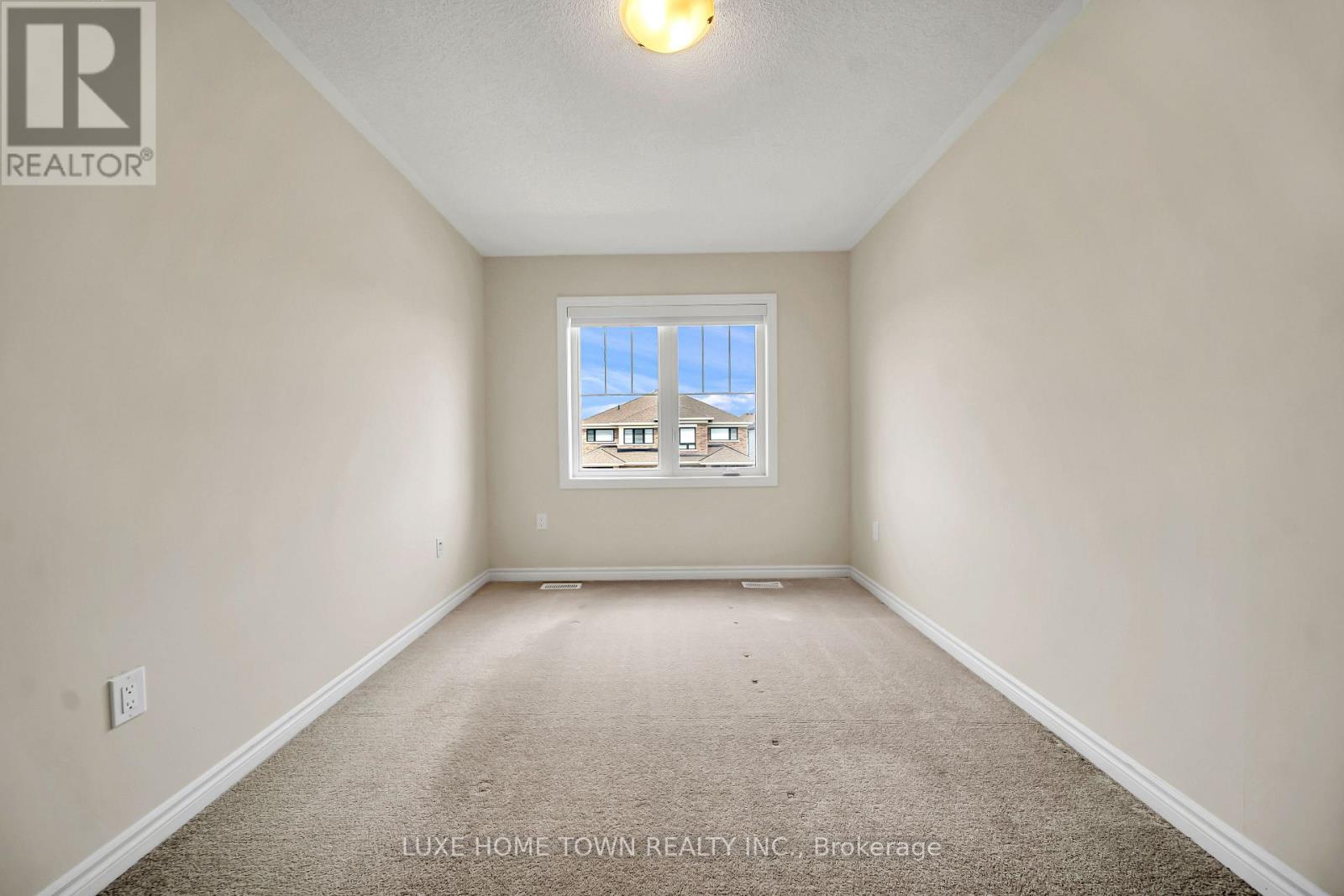82 PREST WAY - 27