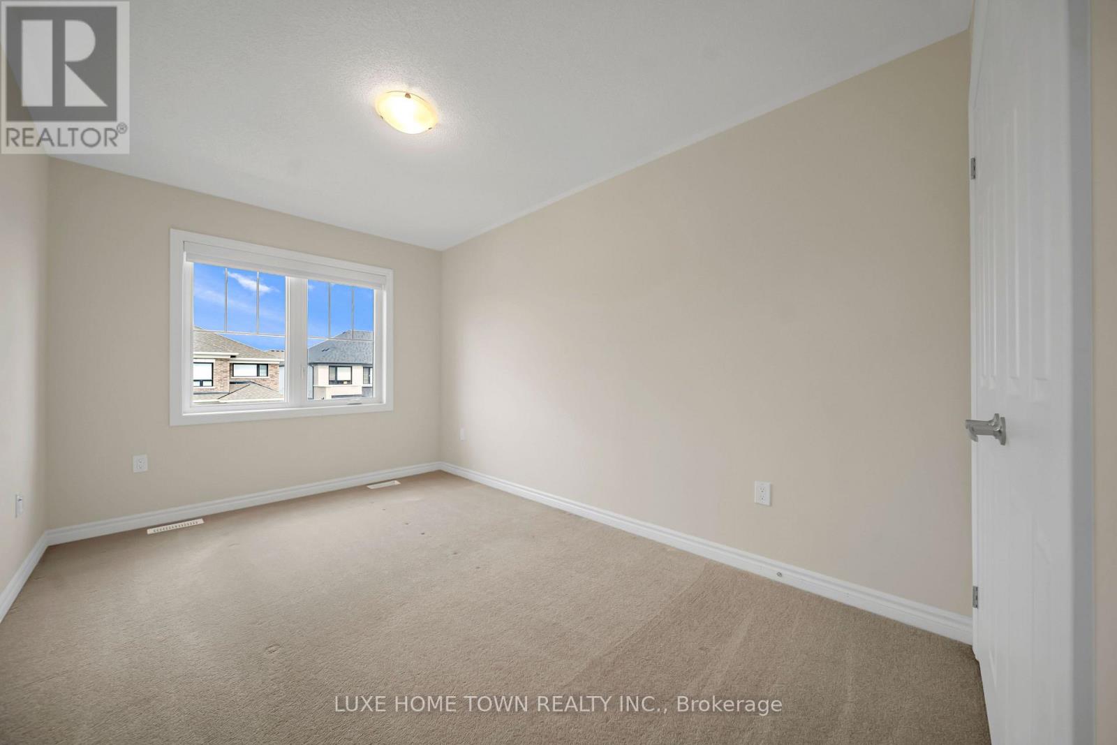 82 PREST WAY - 28