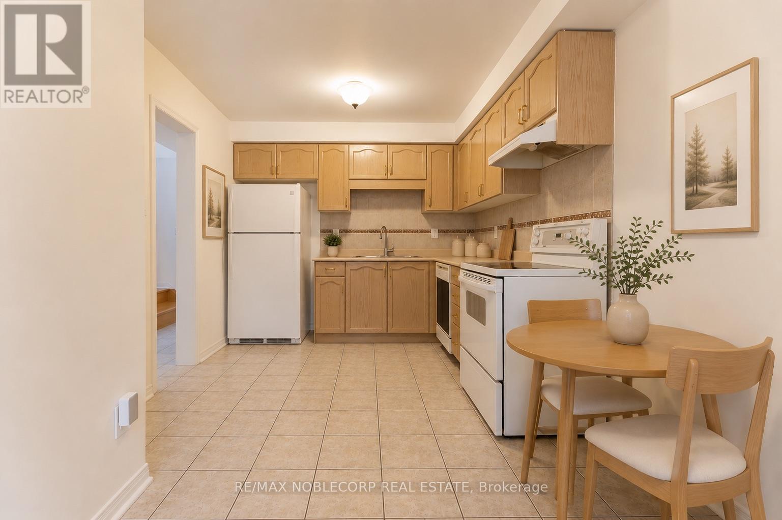 28 OPERA PLACE - 5