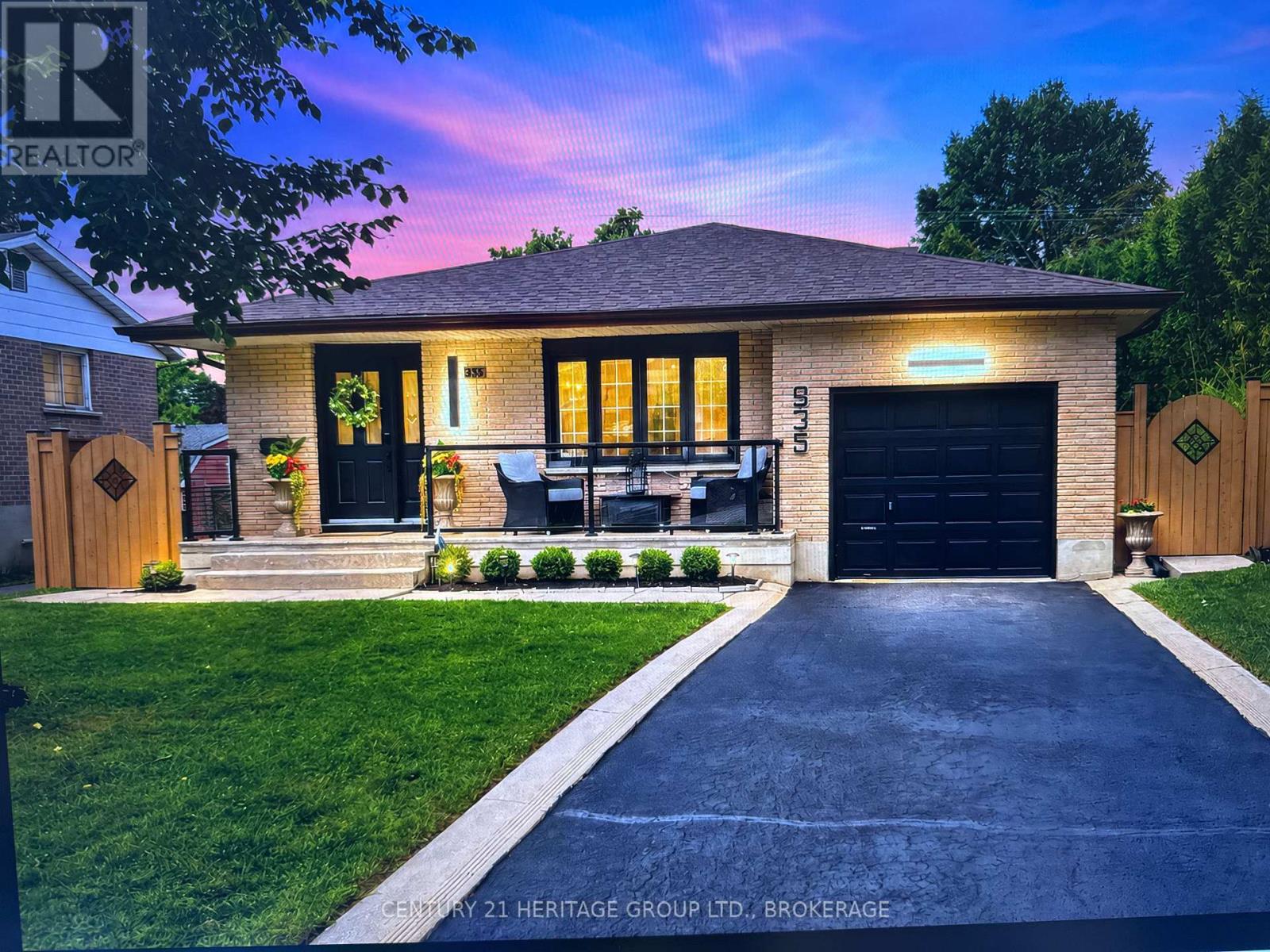 935 PEMBRIDGE CRESCENT - 1