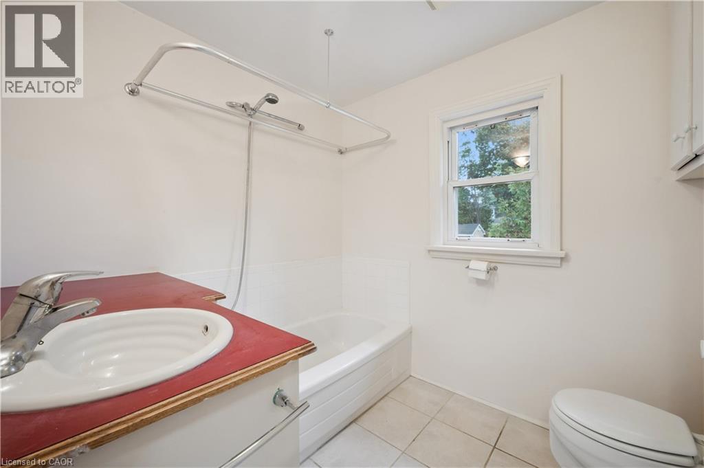 103 DUNBAR Road S - 18