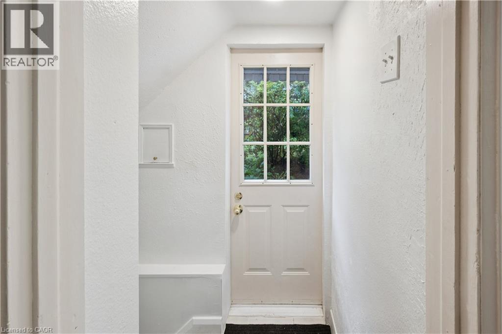 103 DUNBAR Road S - Image 20