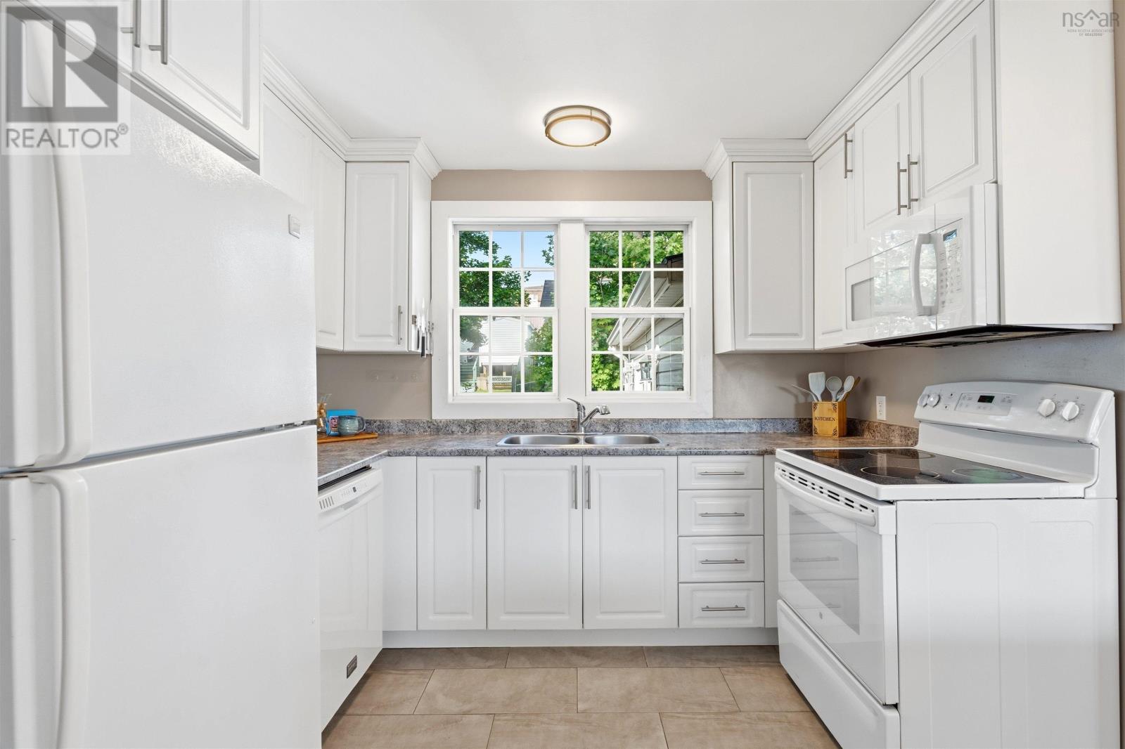 42 Birch Street - 13