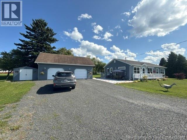 557 Chaleur Street - Image 24