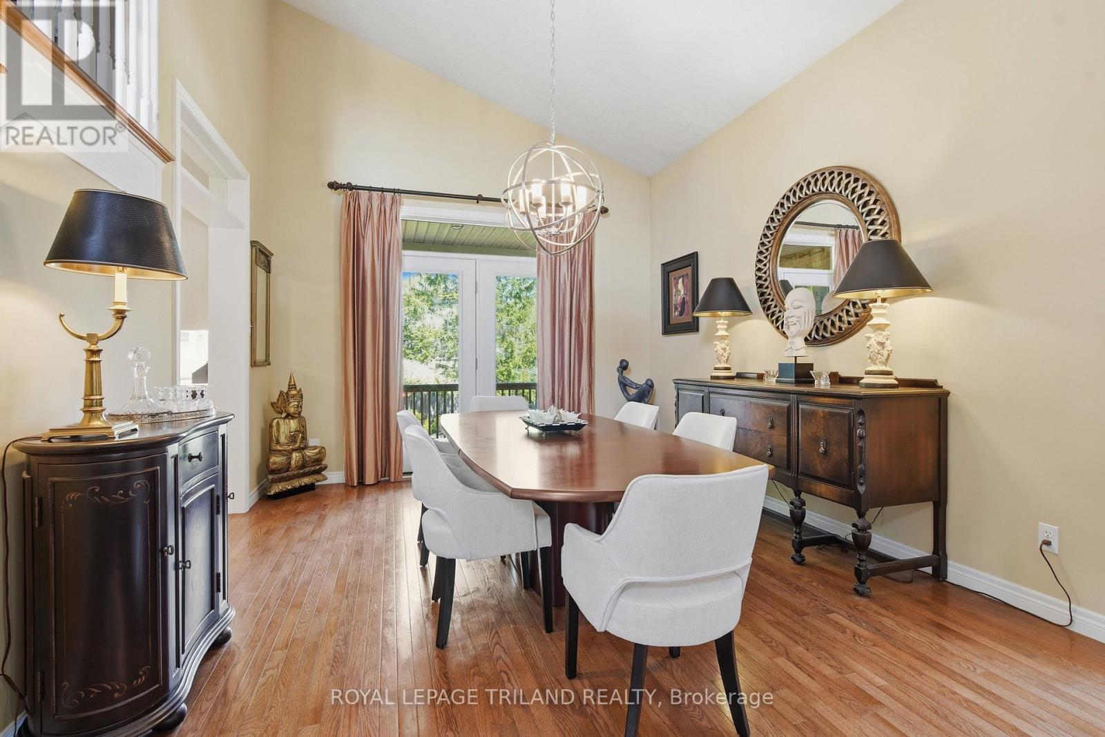 4 BARON CRESCENT - 10