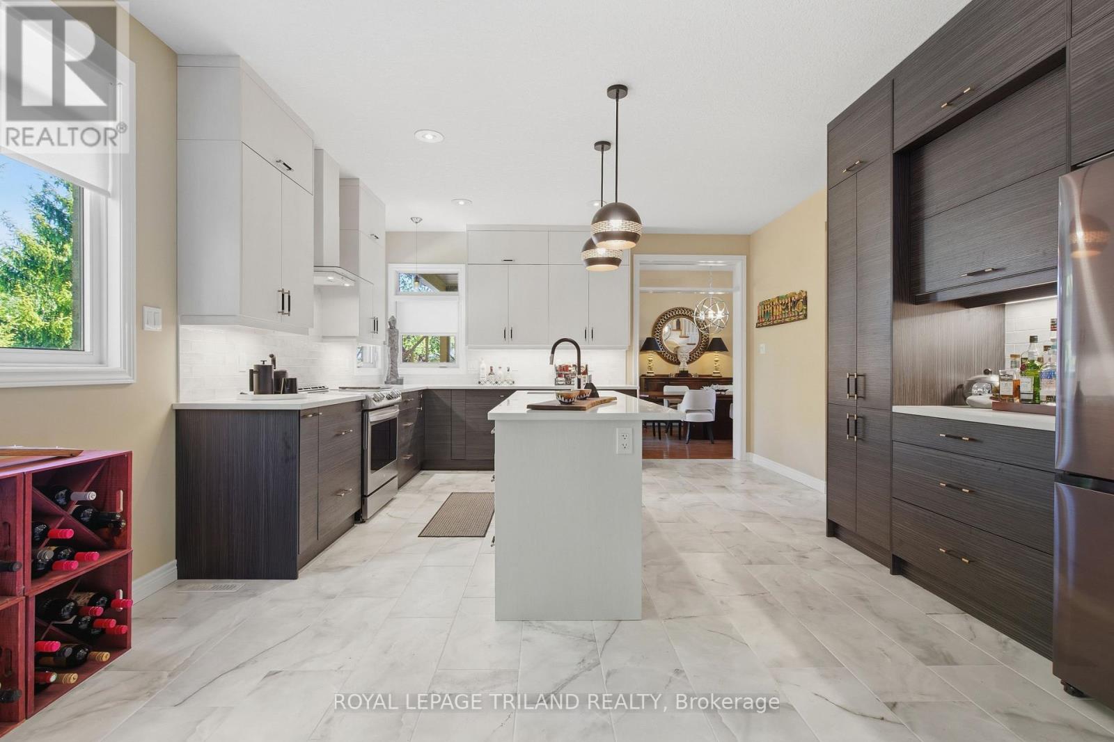 4 BARON CRESCENT - 13