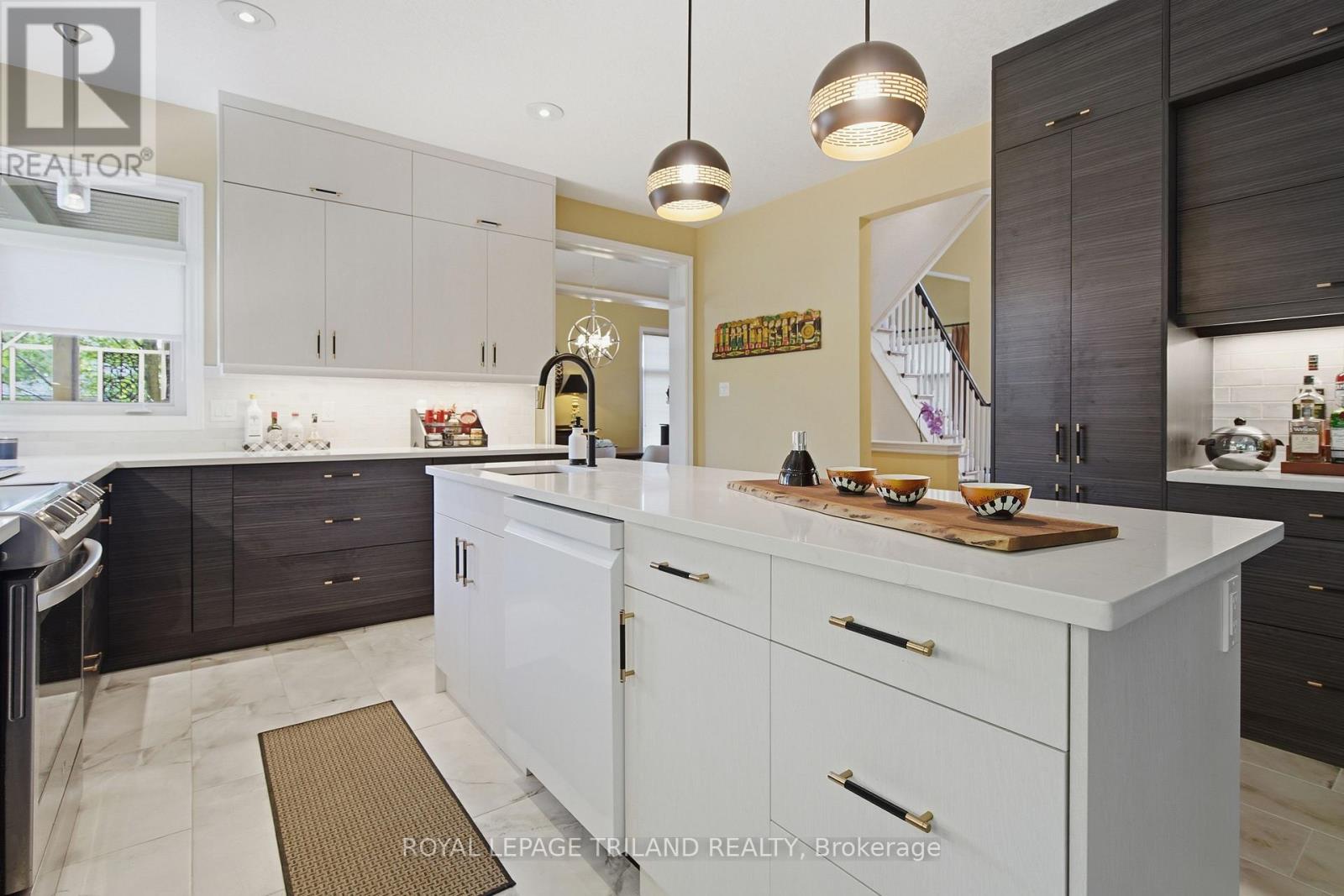 4 BARON CRESCENT - 15