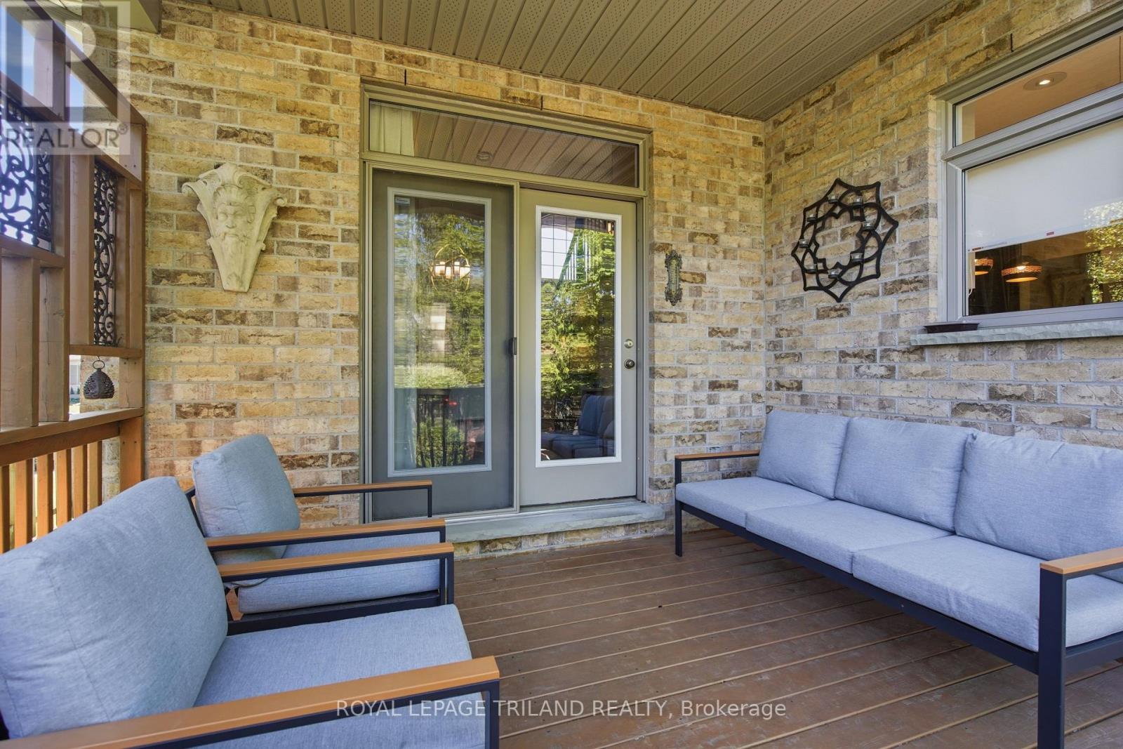 4 BARON CRESCENT - 37