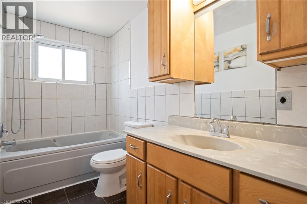 87 CHRISTOPHER Drive - Image 24