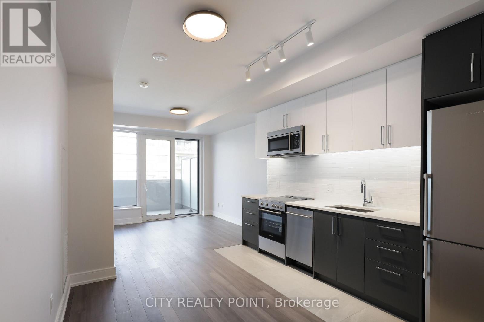 Photo of 2525 Bathurst Street
