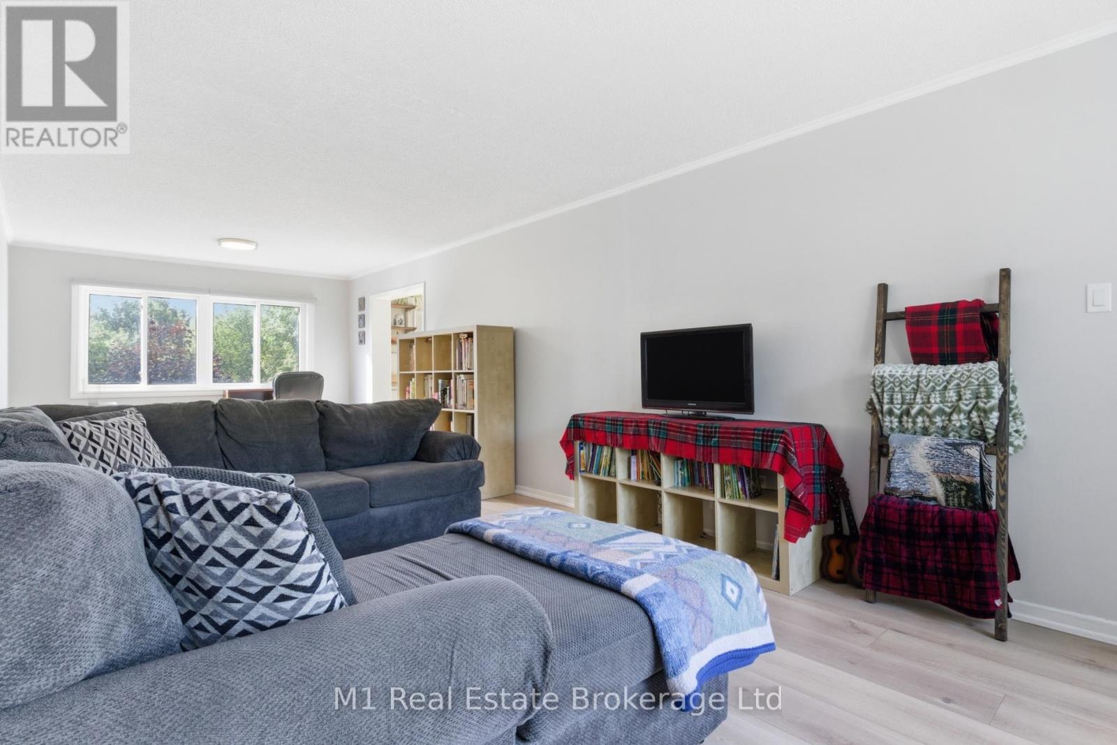 #85 295 WATER STREET - Image 12