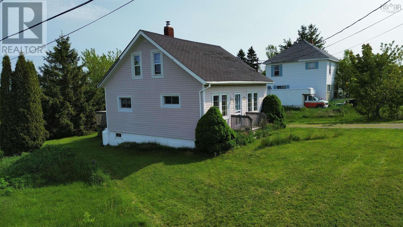 Property 2 of 32 of 40 Maple Street