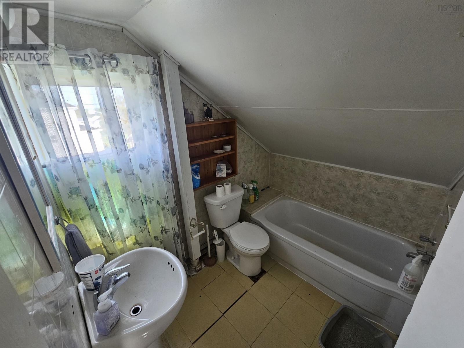 Property 23 of 32 of 40 Maple Street