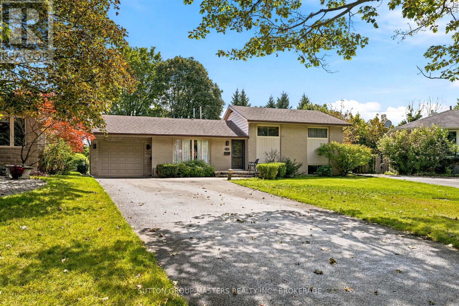 120 LIDDELL CRESCENT - 1
