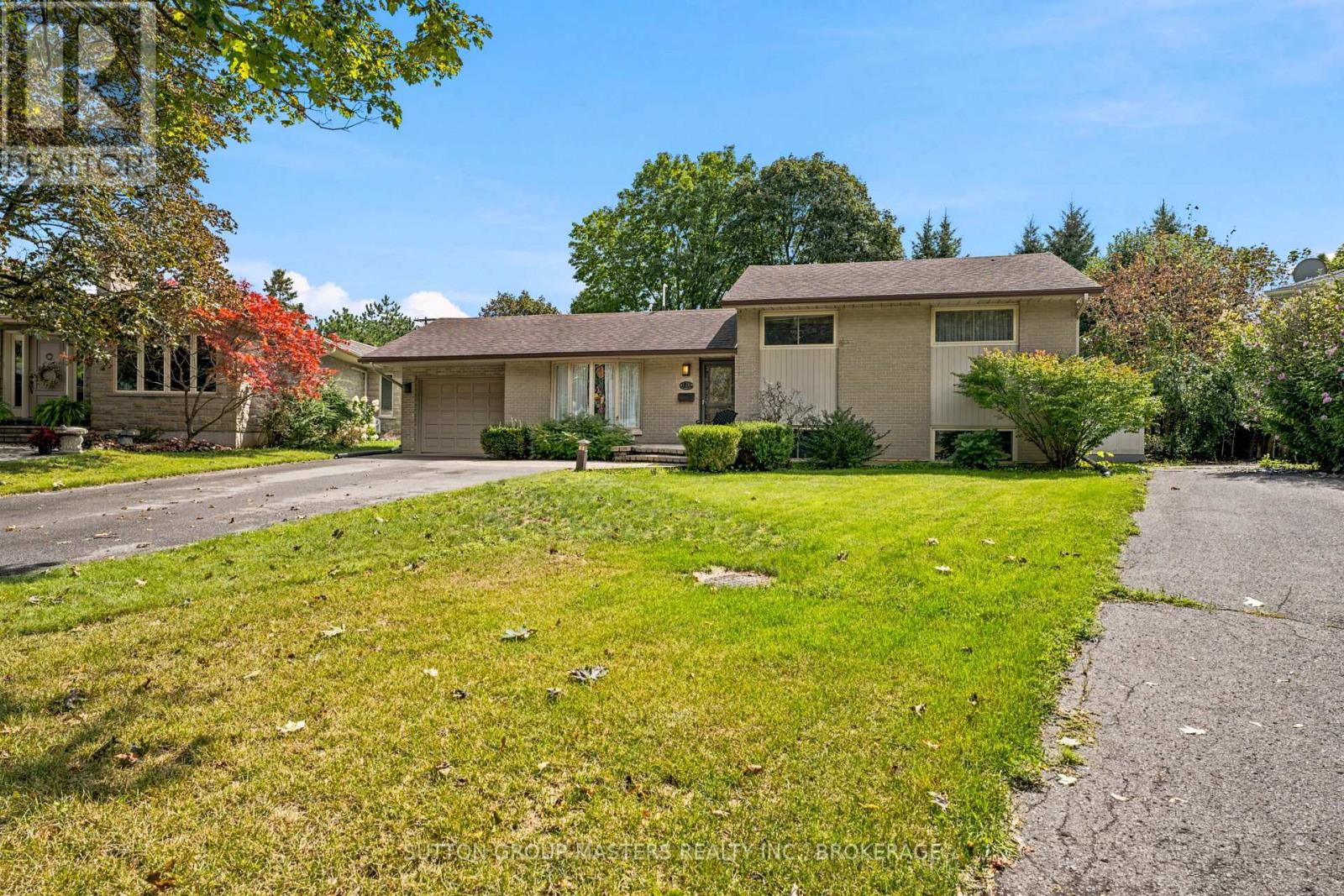 120 LIDDELL CRESCENT - 2
