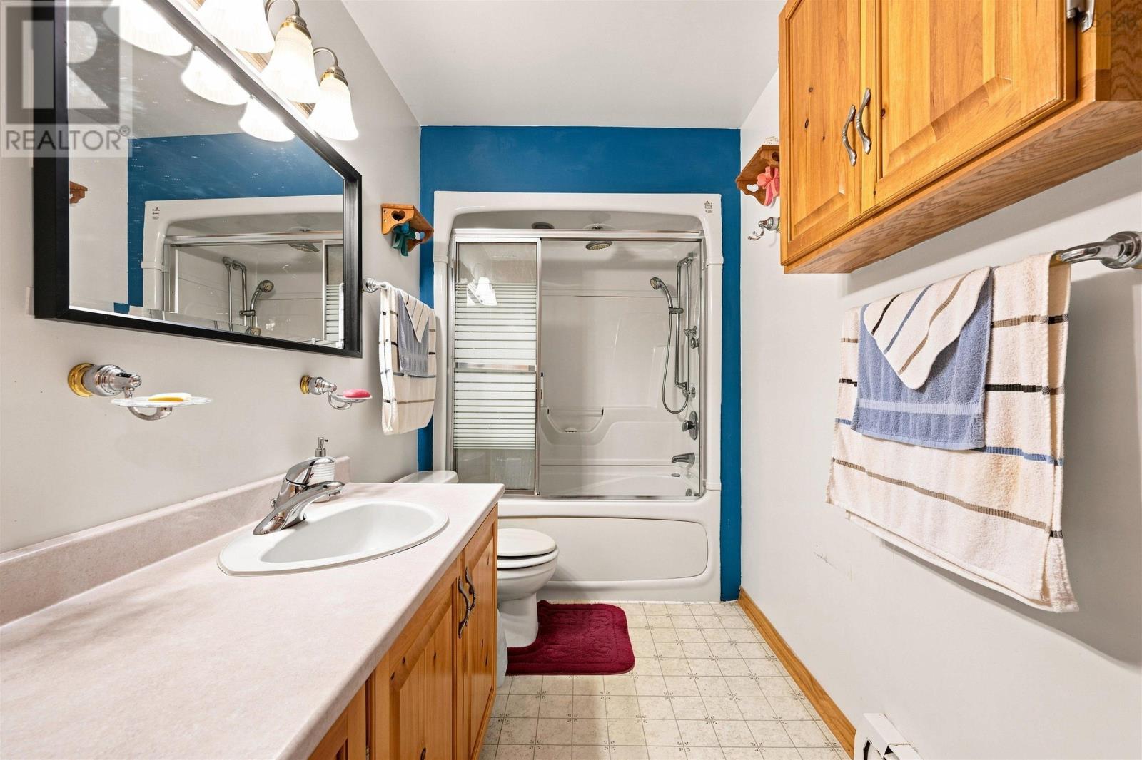 Property 20 of 37 of 204 High Street