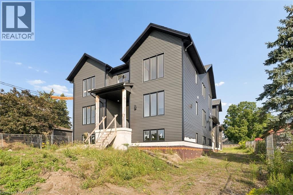 138 CHARLOTTA Street — photo 3