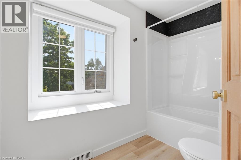 416 CLAIRBROOK Crescent - Image 35