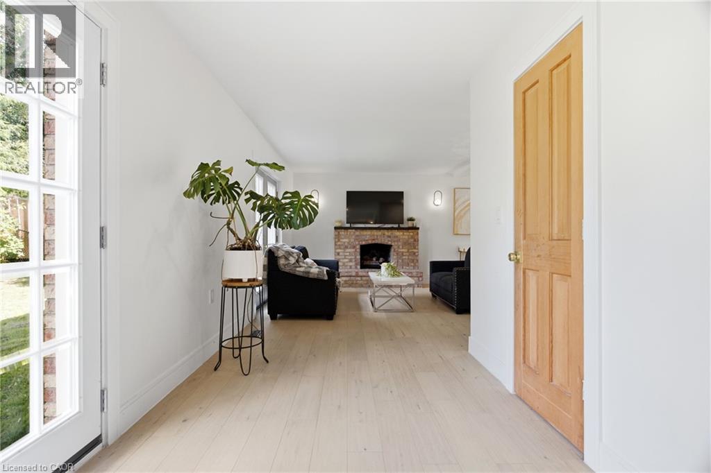 416 CLAIRBROOK Crescent - 17