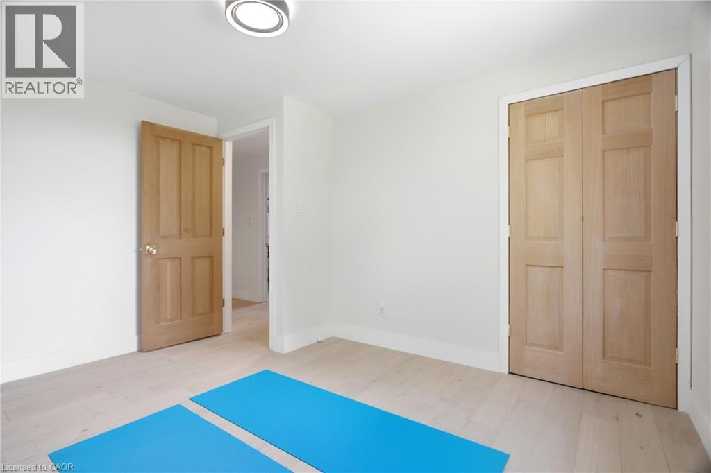 416 CLAIRBROOK Crescent - 33