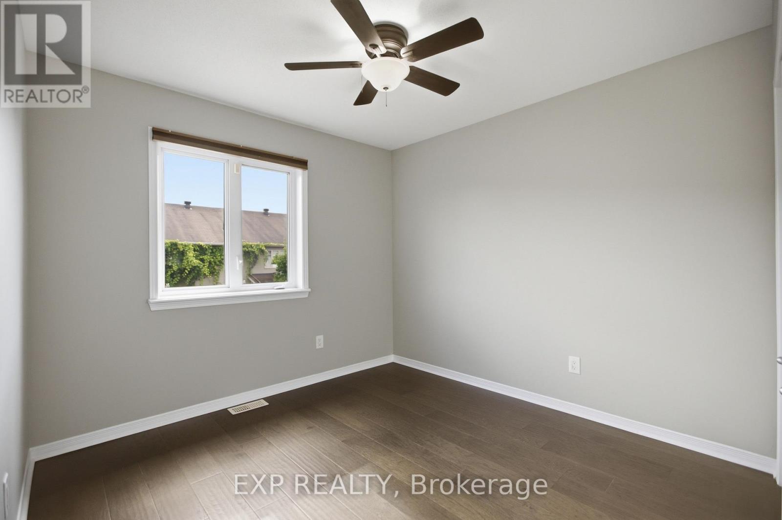 237 EYE BRIGHT CRESCENT - Image 20