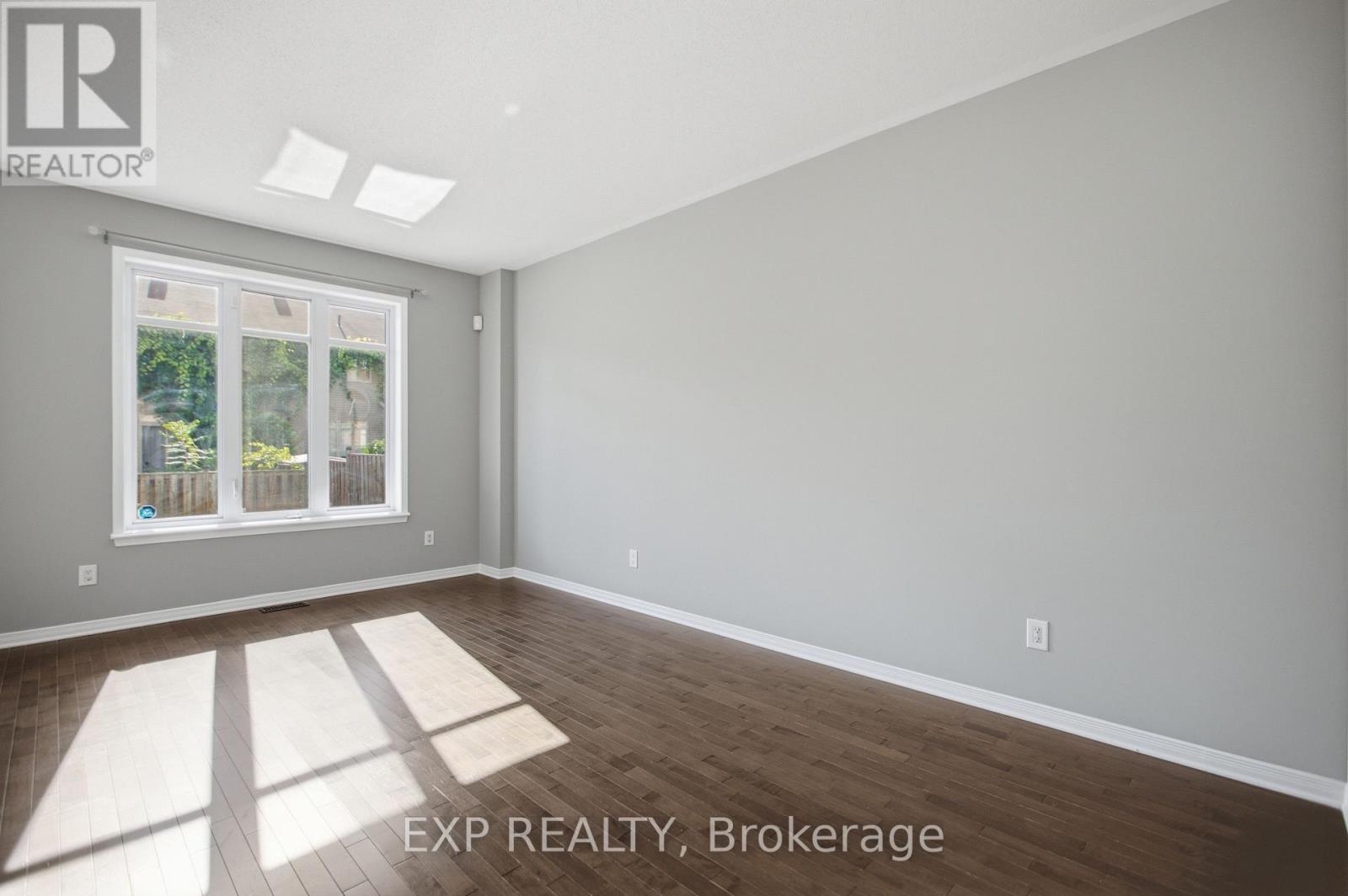 237 EYE BRIGHT CRESCENT - Image 9