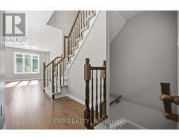 Living room - 237 Eye Bright Crescent, Ottawa, ON K1V2K6 Photo 8