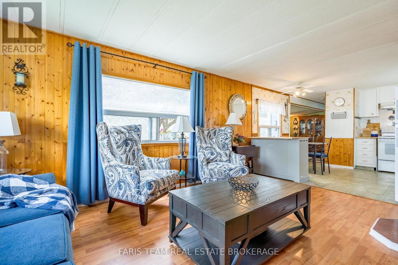 4118 ASH CRESCENT - 13