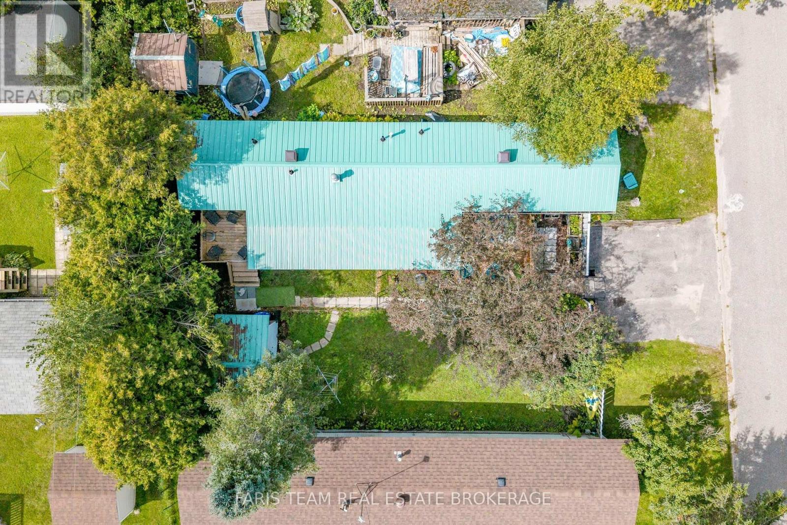 4118 ASH CRESCENT - 26