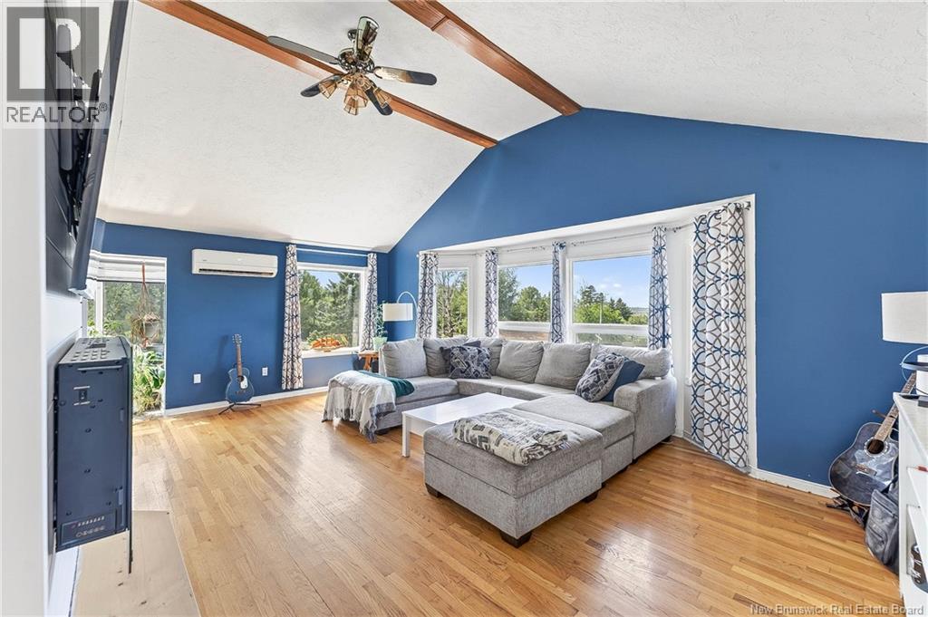 2 Sunset Boulevard - Image 13