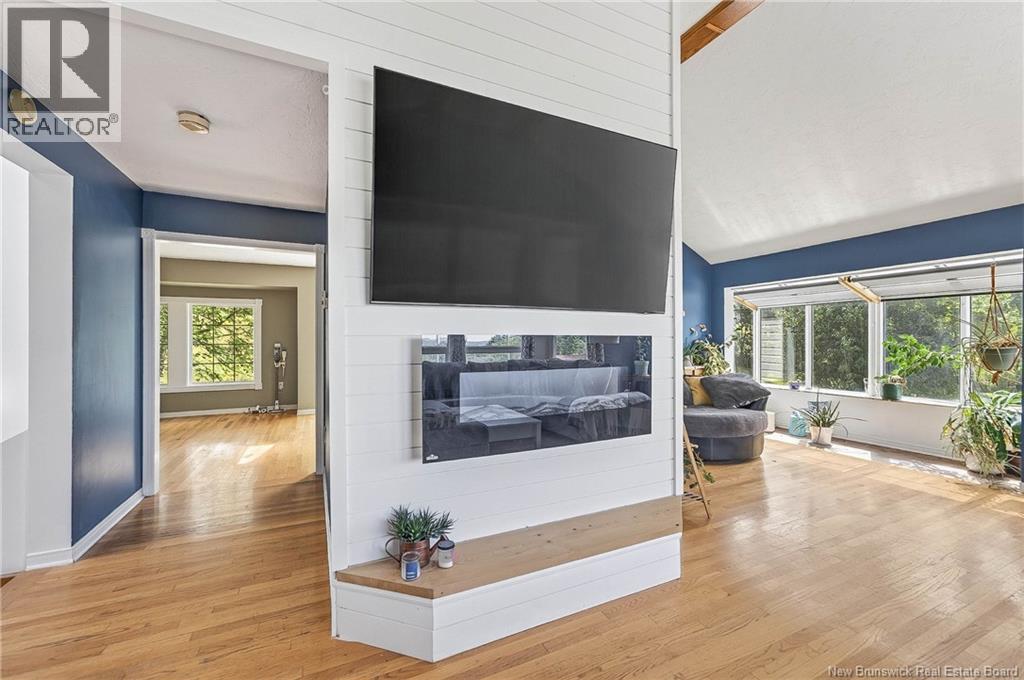 2 Sunset Boulevard - Image 17