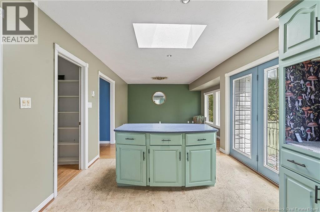 2 Sunset Boulevard - Image 28