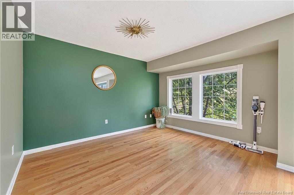 2 Sunset Boulevard - Image 30