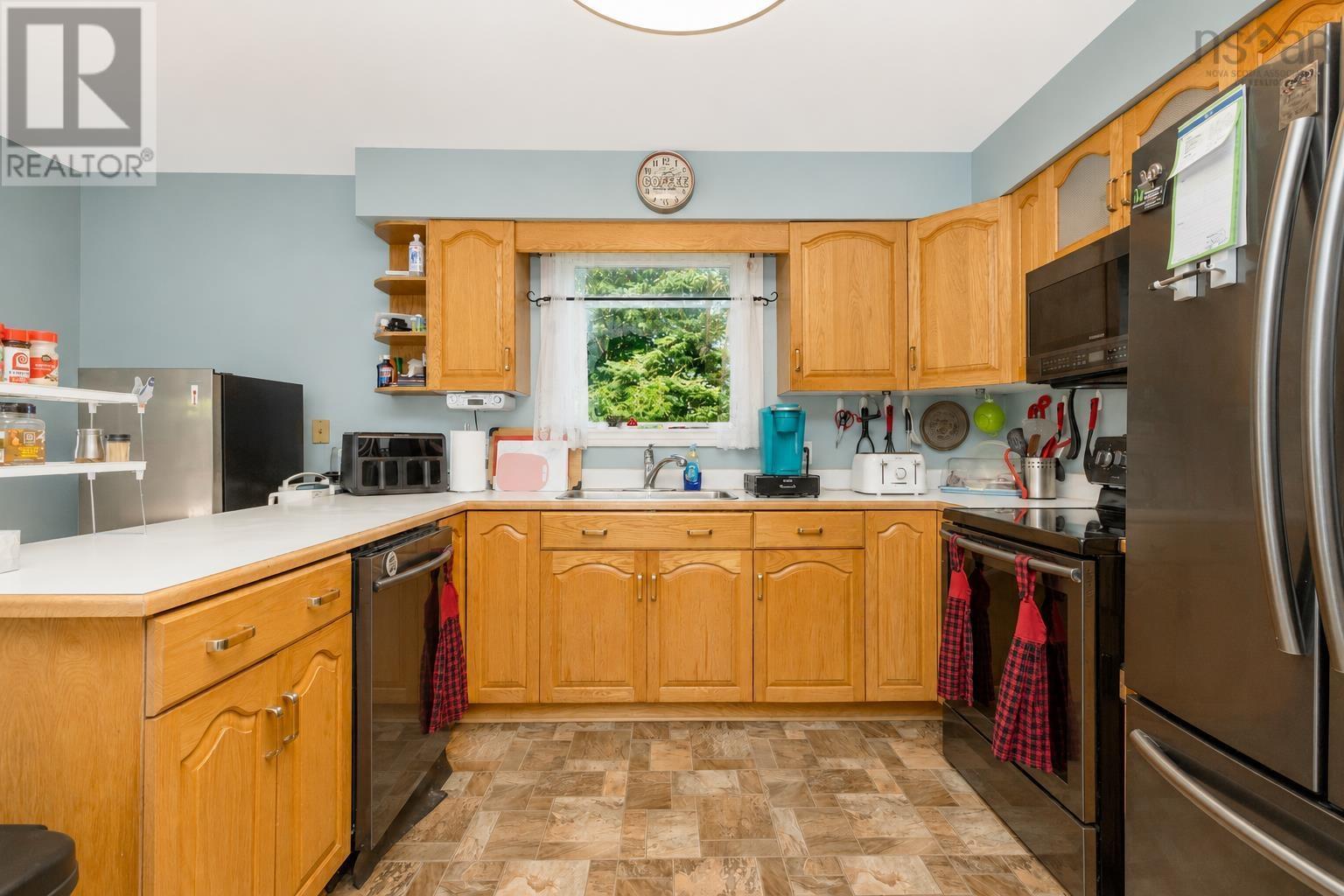 488 Purves Street - 14