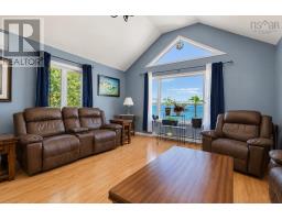 5pc Bathroom - 488 Purves Street, North Sydney, NS B2A1E1 Photo 7
