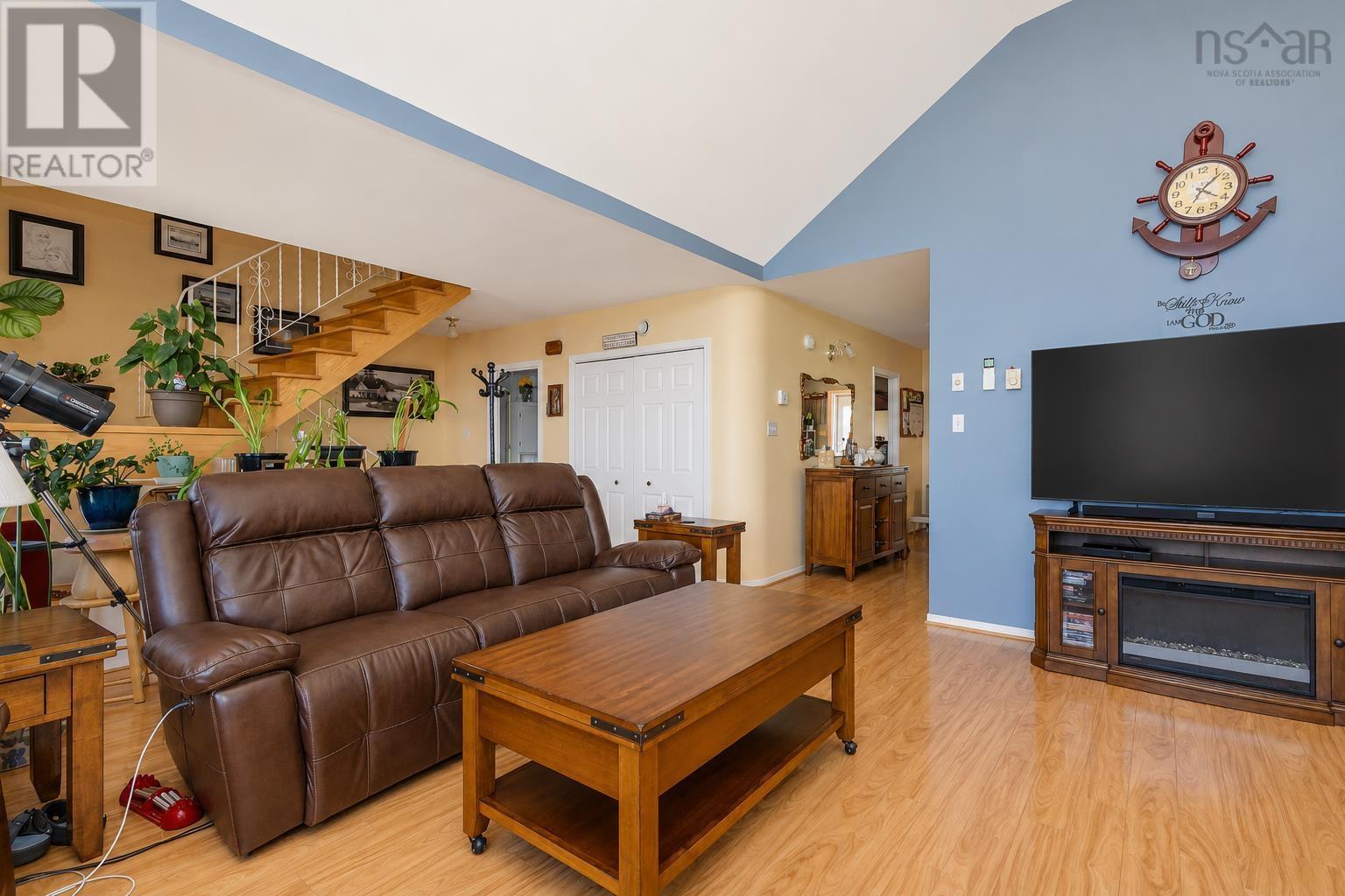 488 Purves Street - 9