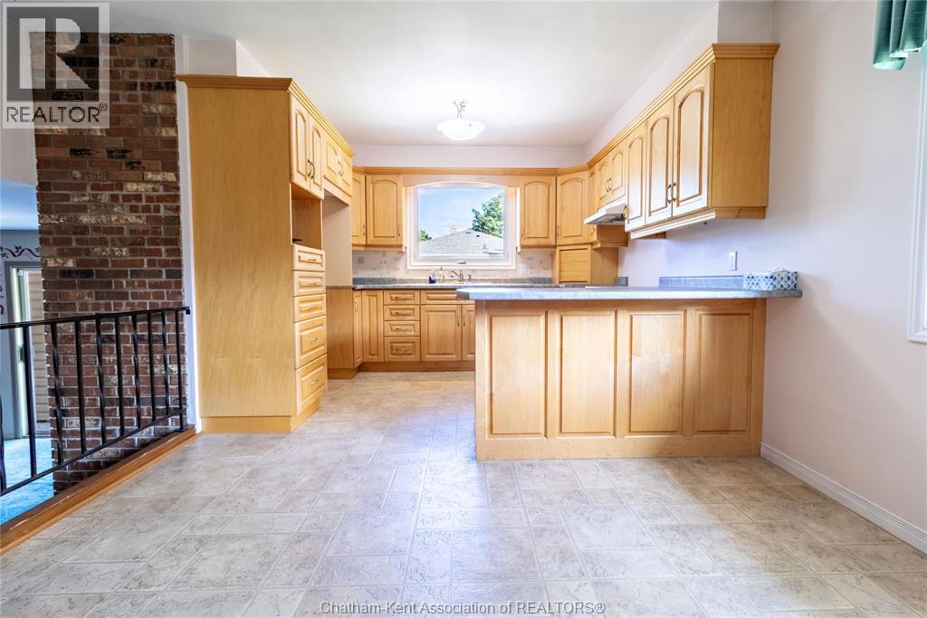 199 TWEEDSMUIR AVENUE East - Image 10