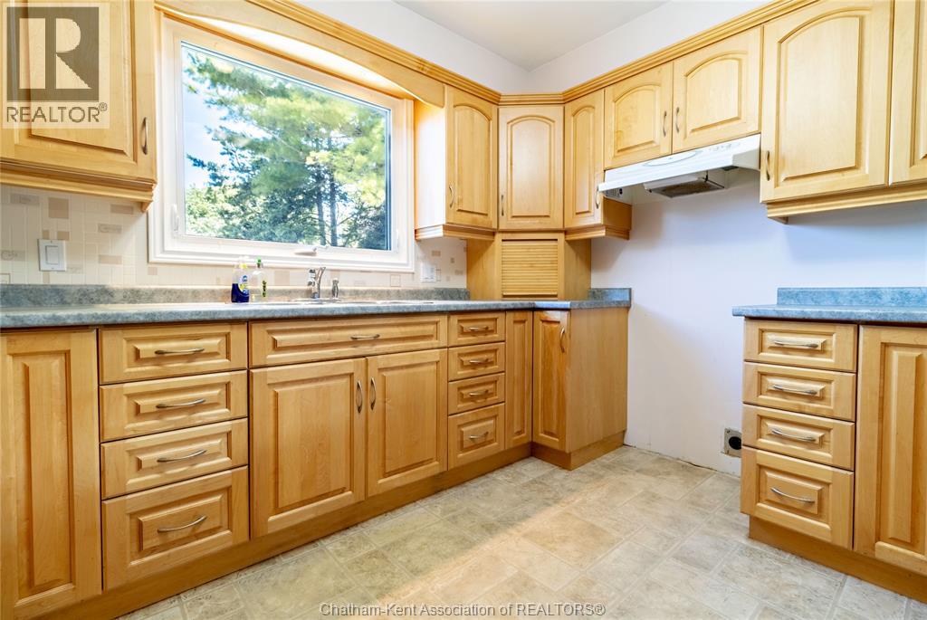 199 TWEEDSMUIR AVENUE East - 11