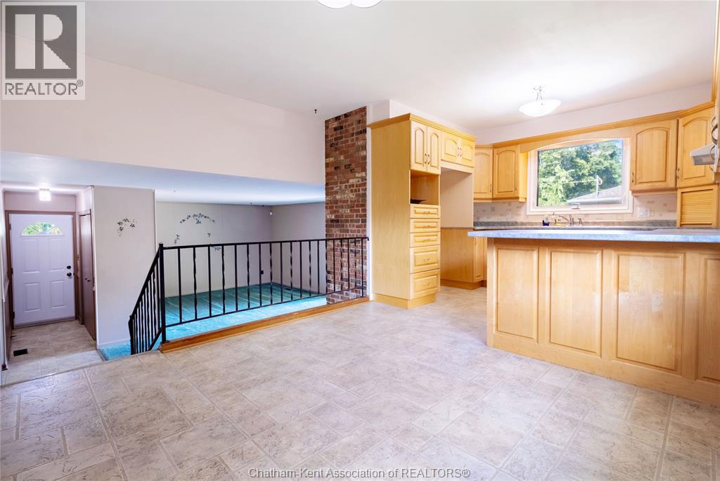 199 TWEEDSMUIR AVENUE East - 14