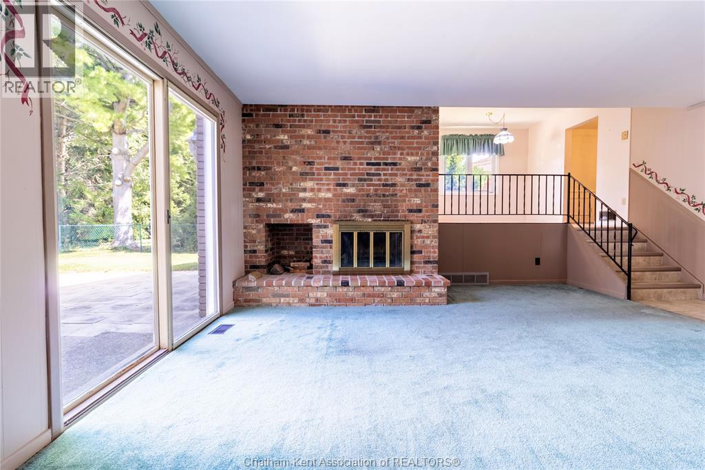199 TWEEDSMUIR AVENUE East - 17