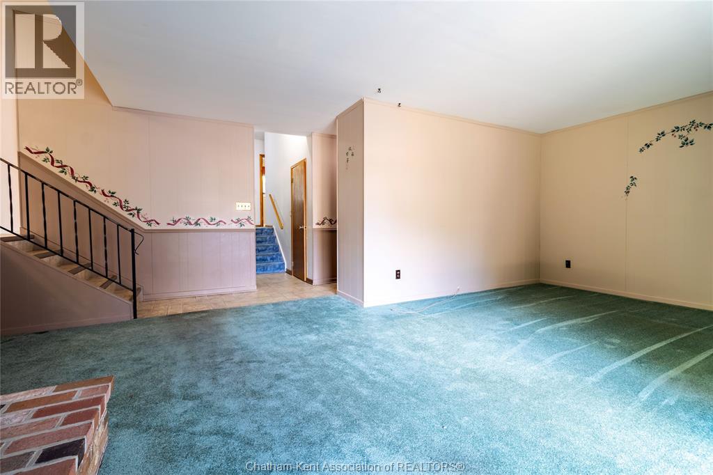 199 TWEEDSMUIR AVENUE East - 18