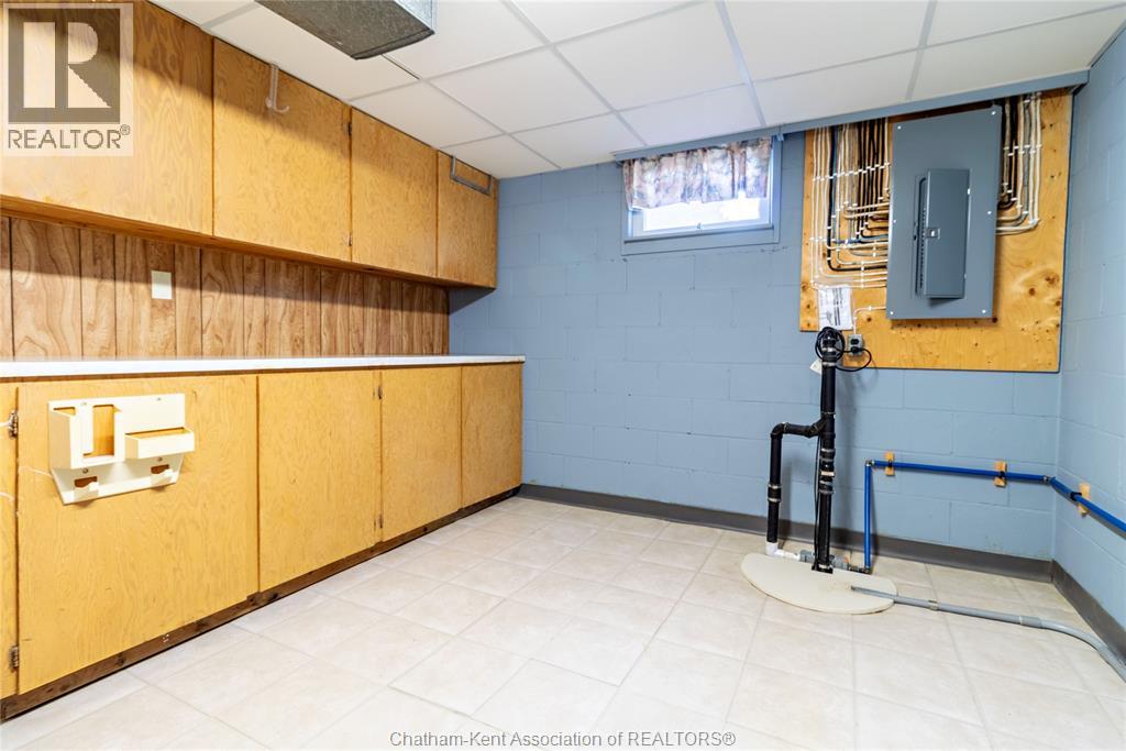 199 TWEEDSMUIR AVENUE East - 31