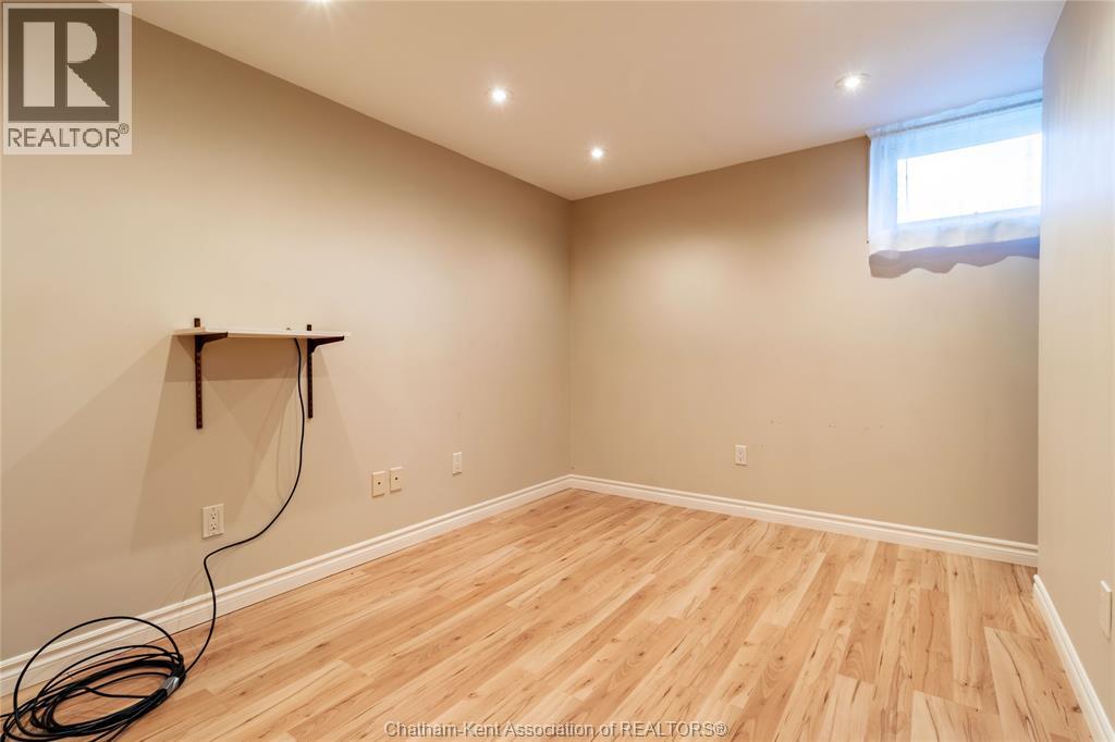 199 TWEEDSMUIR AVENUE East - Image 33
