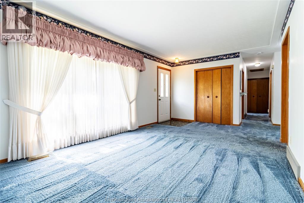 199 TWEEDSMUIR AVENUE East - 5
