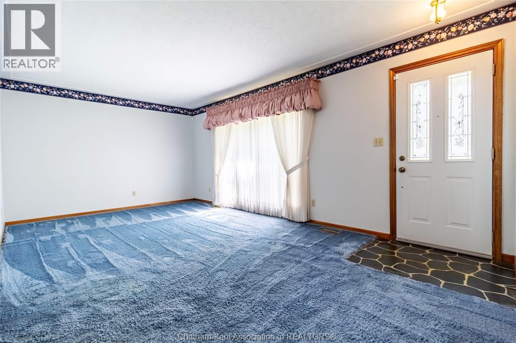199 TWEEDSMUIR AVENUE East - 6