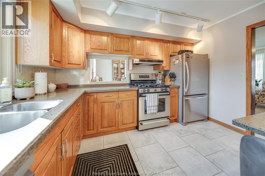 380 WOODRIDGE DRIVE - 11