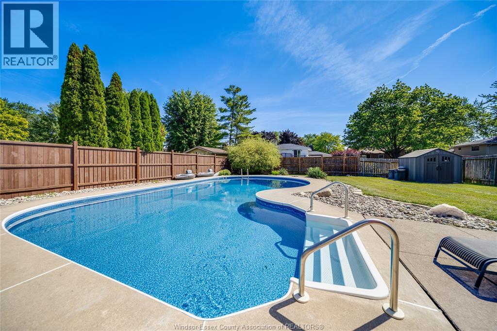 380 WOODRIDGE DRIVE - 29