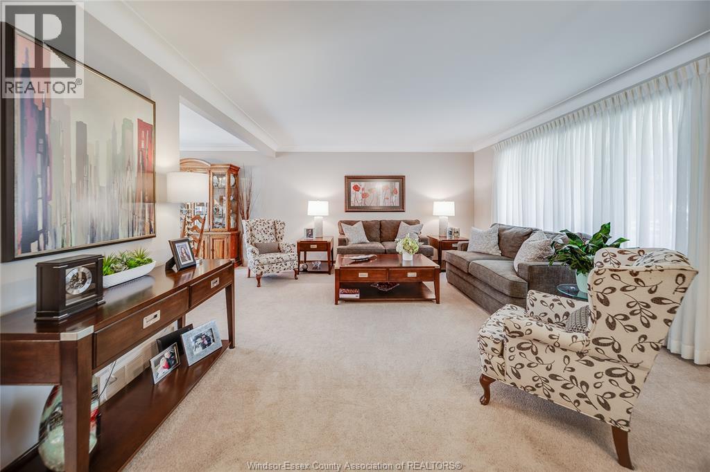 380 WOODRIDGE DRIVE - 5