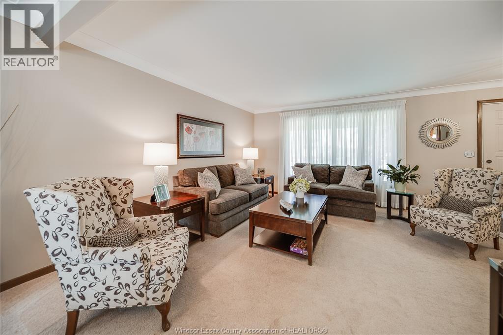 380 WOODRIDGE DRIVE - 6
