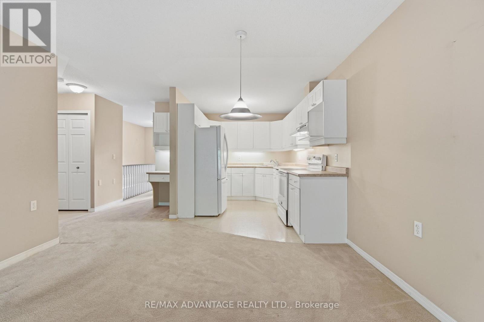 #18 122 SHERWOOD FOREST SQUARE - Image 17